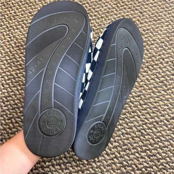 Well Worn Checkered Slip-On Fuzzy Slippers - Picture 5 of 6